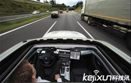 谷歌無人駕駛汽車不靠譜 仍需真人操作