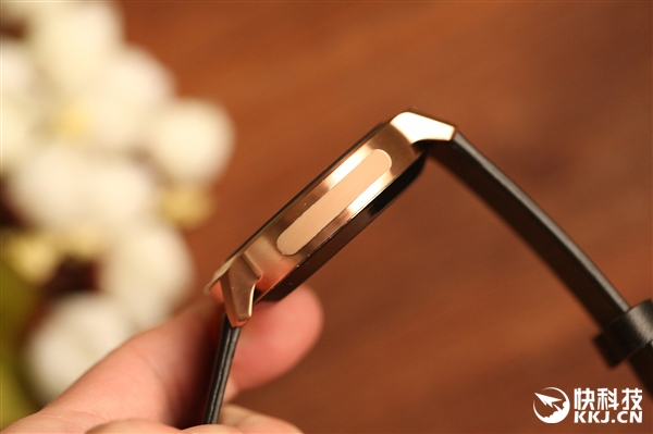 黑曜金版TicWatch智能手表開箱：高顏值/支持iPhone