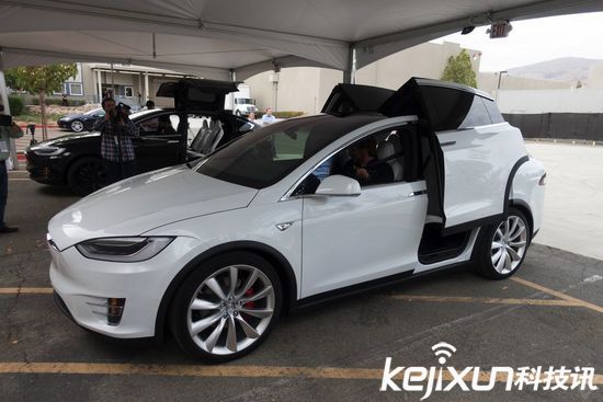 特斯拉起訴德國鷹翼門供應(yīng)商:曾導(dǎo)致Model X多次跳票