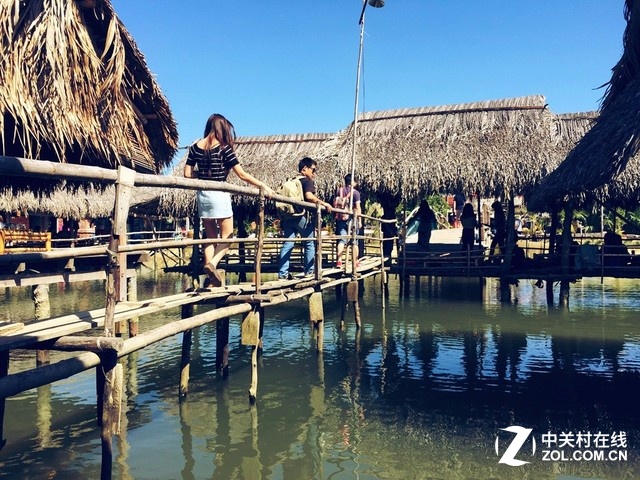 第一站直接來到了迦南島,其地處會安秋盆河對岸,在會安Bach