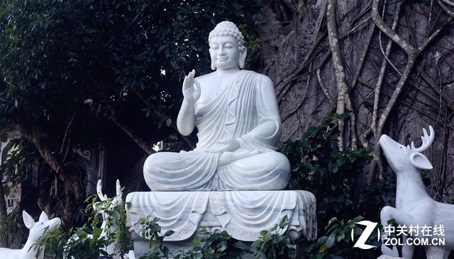 接著，為了彌補前一天海灘日出日落的遺憾，所以這一天的下午為了拍攝日落，選擇了五行山之行。Marble Mountains，距離峴港南邊10公里，風景絕佳，是印度教和佛教圣地，山上有一處山水靈應寺，是峴港三座靈應寺之一。