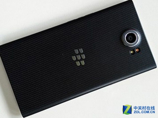 雙曲面屏設計 黑莓Priv商家報價4764元