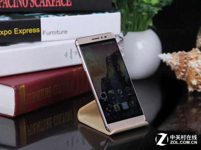 陪你快樂回家 這才是春節要買的<a href=/mobile/ target=_blank class=infotextkey>手機</a> 