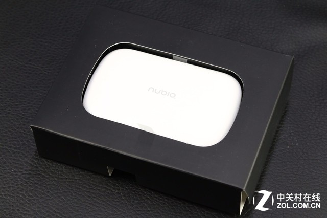 nubia MIFI支持移動/聯通/電信全網通。搭載了高通MDM9625處理器,上行50Mbps、下行150Mbps,具有功耗更低、更強抗擾、更快響應、更靈敏變頻等特點。