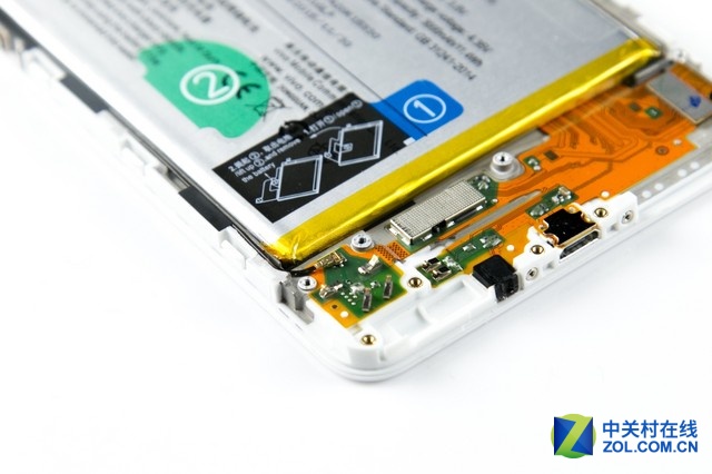 防水防塵性能優(yōu)異 vivoX6plus拆解圖賞