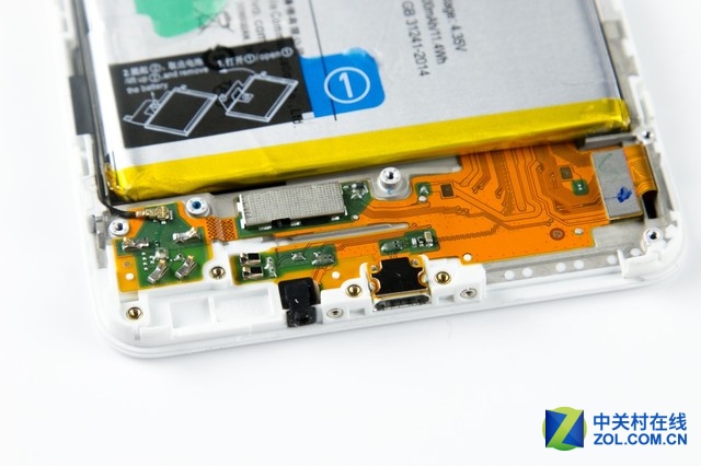 防水防塵性能優(yōu)異 vivoX6plus拆解圖賞