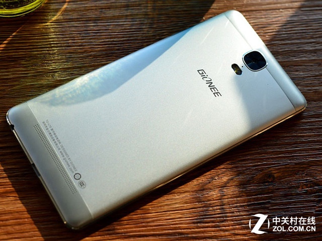 4000mAh是起步 高顏值高續(xù)航熱門機推薦