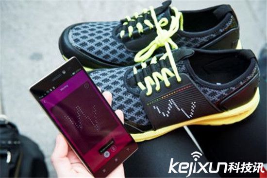 智能鞋子搶風頭：不僅能說話還能給手機充電！