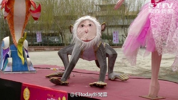 網(wǎng)友吐血 臺灣燈會又現(xiàn)神物:碉堡了