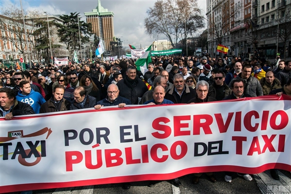 必須封殺Uber 國外出租司機堵路示威