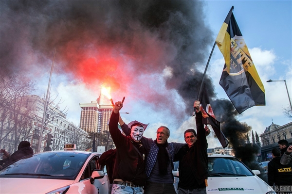 必須封殺Uber 國外出租司機堵路示威