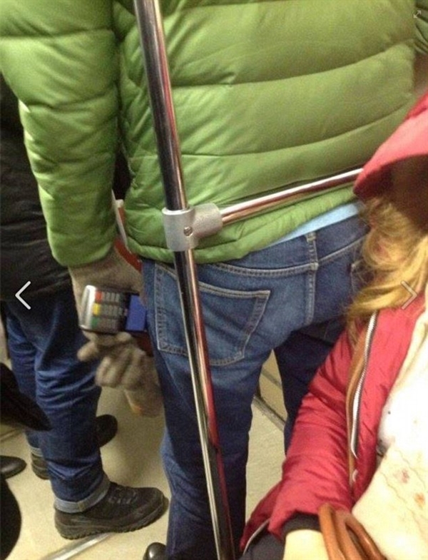 太危險了！俄小偷地鐵內(nèi)用支付終端掃信用卡隔空偷錢