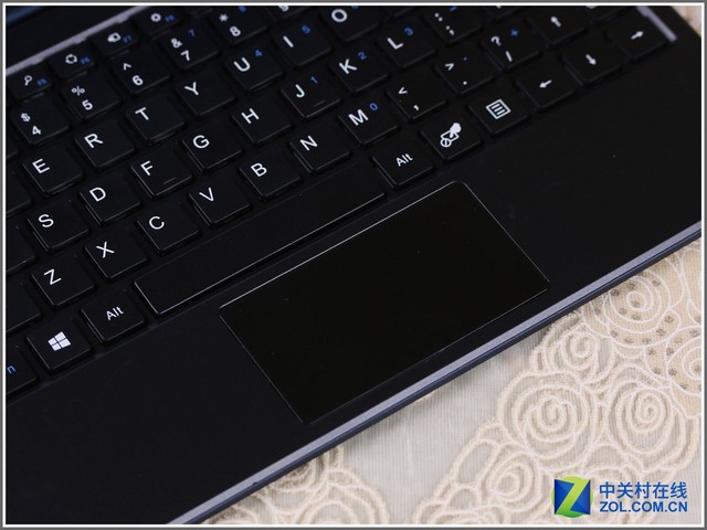 Z8300配4G內(nèi)存 品鉑W1S二合一平板評測 