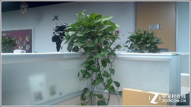 Z8300配4G內(nèi)存 品鉑W1S二合一平板評測 