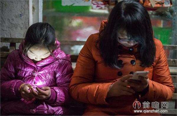 穿越大半個村蹭網(wǎng) 農民穿越大半個村蹭網(wǎng)