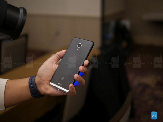 4GB內(nèi)存+驍龍820 HP Win10旗艦手機(jī)上手