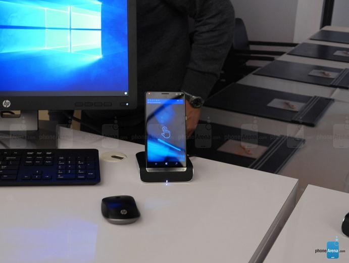 4GB內(nèi)存+驍龍820 HP Win10旗艦手機(jī)上手