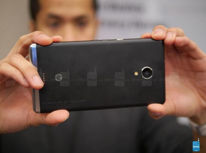 4GB內(nèi)存+驍龍820 HP Win10旗艦手機(jī)上手