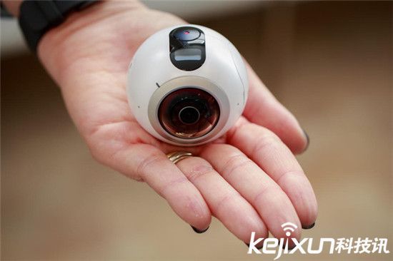 MWC2016三星發布Gear 360全景相機 扎克伯格為其站臺