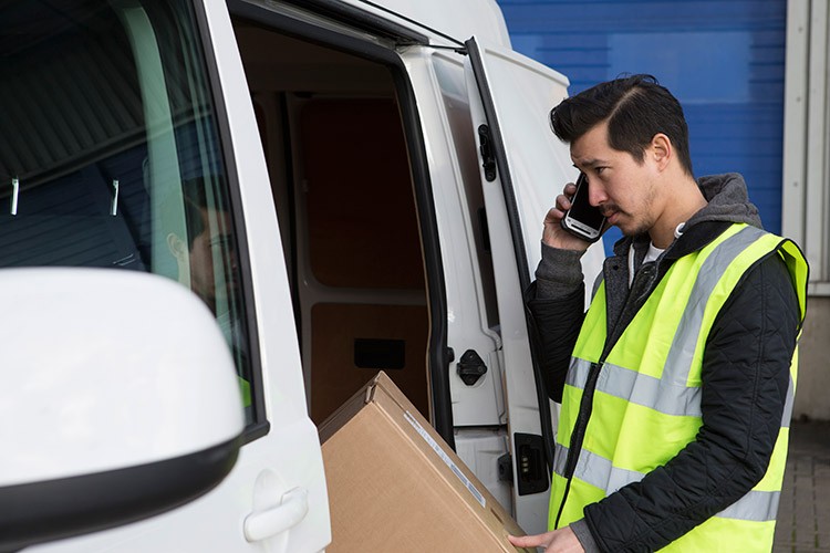 搭物聯(lián)網(wǎng)版Win10 松下FZ-F1手機(jī)展示