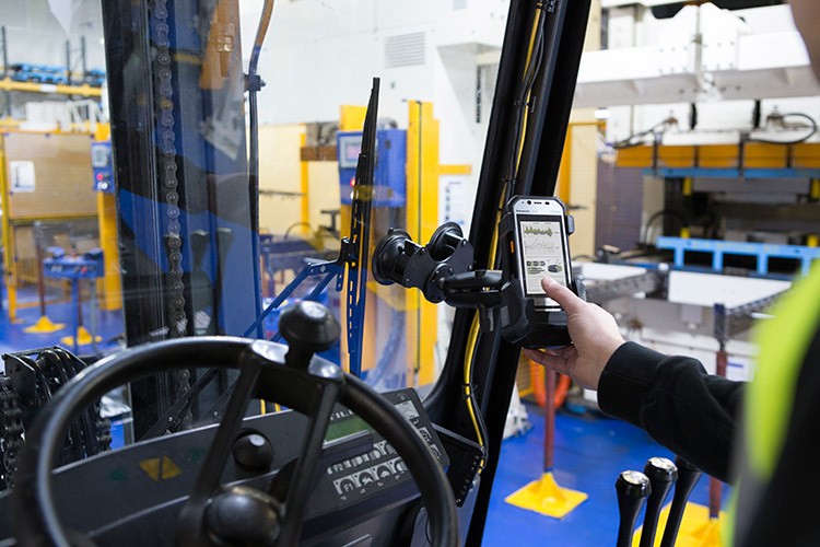 搭物聯網版Win10 松下FZ-F1手機展示