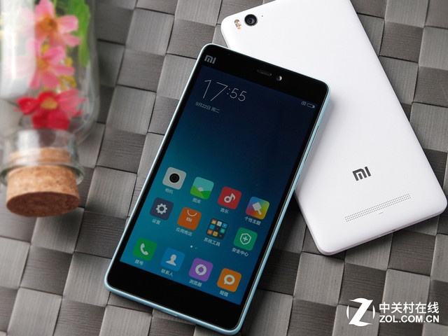 <a href=/mobile/iphone/ target=_blank class=infotextkey>iPhone</a>6s豈是唯一 8款近期上市新機盤點 