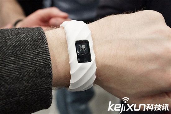 佳明發(fā)布兩款全新可穿戴健身腕帶 外觀花里胡哨