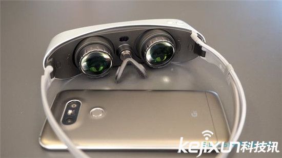 LG 360 VR上手:三星Gear VR不淡定了!