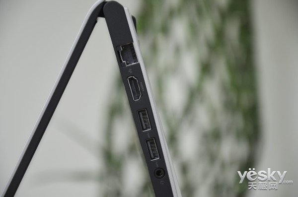 游戲不插電 高續航靈越15 5000金屬版評測