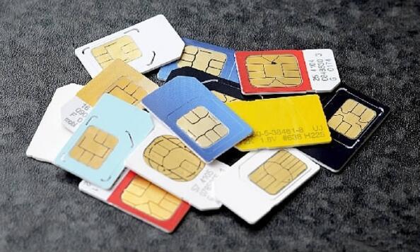 <a href=/mobile/ target=_blank class=infotextkey>手機</a>換號“傷不起” 如何證明“我號是我號”