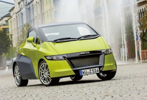 印度阿三真牛逼：馬斯克特斯拉被100%關稅嚇尿了