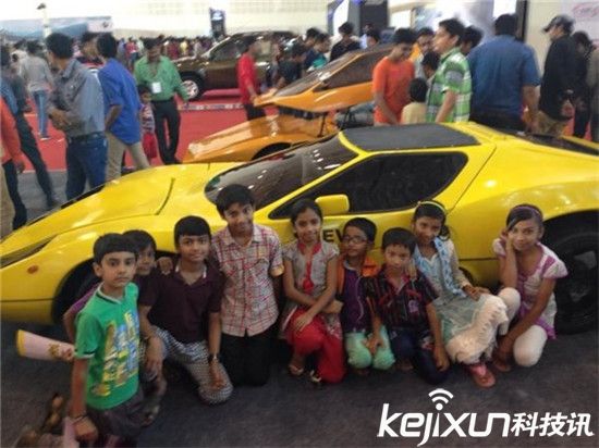 印度阿三真牛逼：馬斯克特斯拉被100%關稅嚇尿了