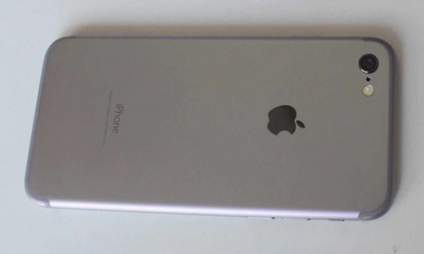 蘋果iPhone 7真機諜照曝光:魅族笑了