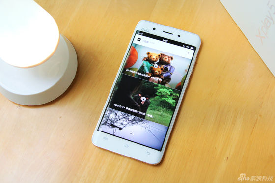 這是個看臉的年代 高人氣高顏值手機一覽