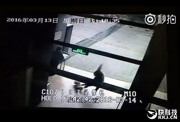 騎小米九號(hào)平衡車(chē)摔骨折 網(wǎng)友曝實(shí)拍視頻真相