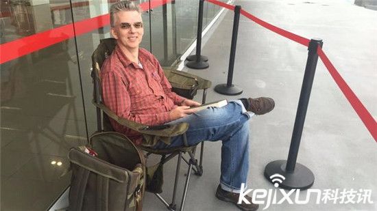 特斯拉正式發(fā)布Model 3:全球粉絲瘋了!