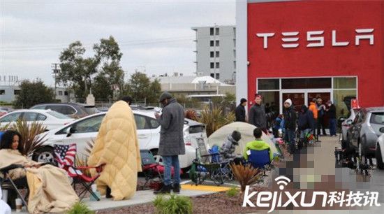 特斯拉正式發(fā)布Model 3:全球粉絲瘋了!