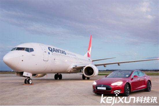 Model S公然追逐飛機 最強急速跑車來襲！