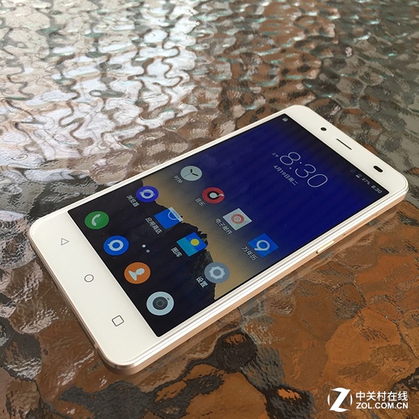 驚艷外觀設(shè)計(jì) 藍(lán)魔R10真機(jī)曝光