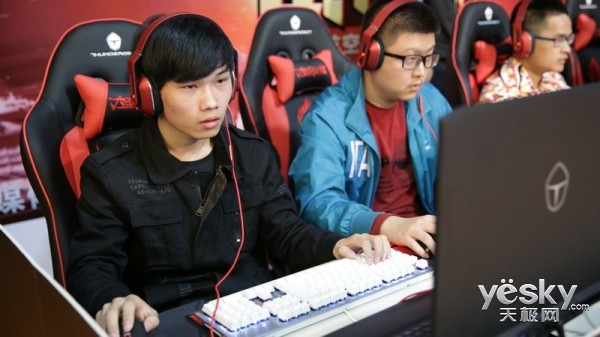 決戰紫禁雷神杯校園電競賽 八進四賽程