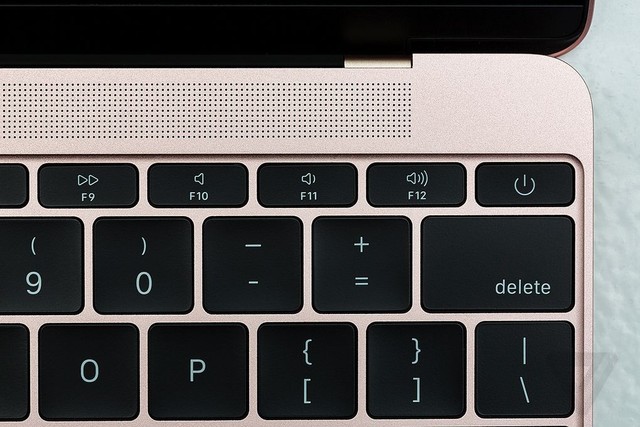 毫無預兆地出現 2016版MacBook圖賞