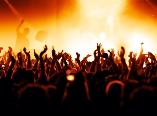 手機品牌爭相進攻校園，怎么做才能打動95后？ 