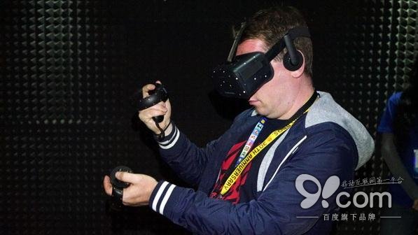 超越現實 虛擬現實頭戴顯示器是如何工作的