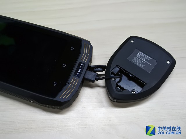 定義都市輕旅行 AGM Rio三防手機評測（待審核） 