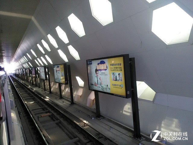 定義都市輕旅行 AGM Rio三防手機評測（待審核） 