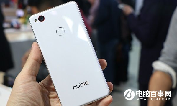 圓潤(rùn)玻璃機(jī)身 nubia Z11 mini外觀體驗(yàn)