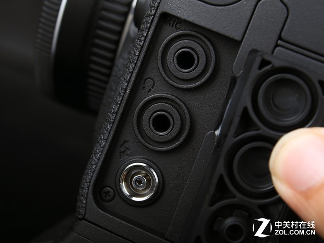 到底是不是比D5強的1DXII占坑