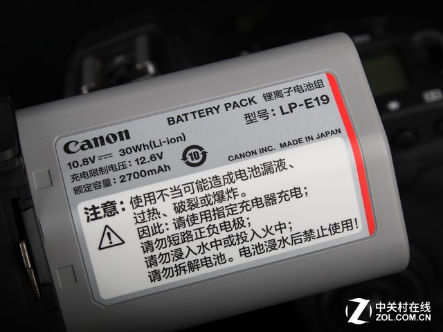 到底是不是比D5強的1DXII占坑