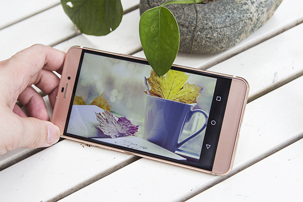 薄至5.5毫米 高顏值藍魔R9演繹唯美范兒 