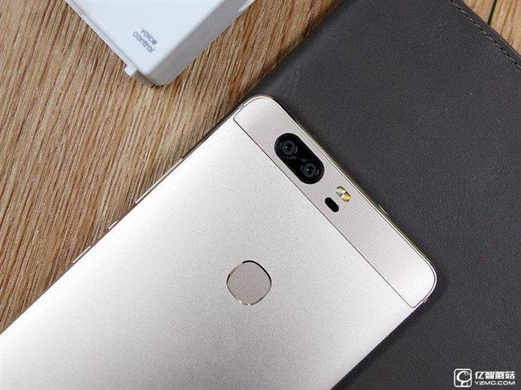 華為榮耀V8評測:極致科技集大成者 內斗華為P9?